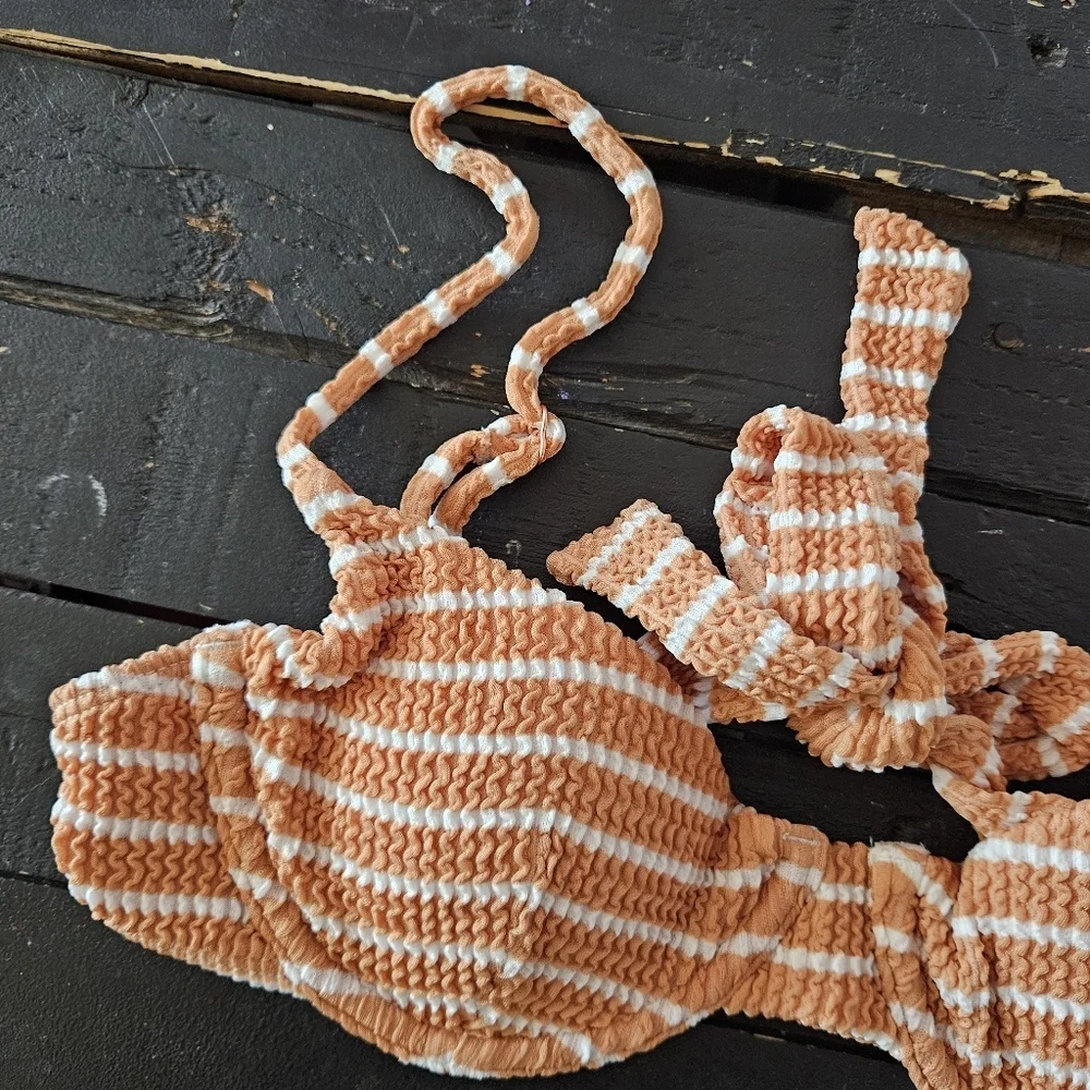 Somerfield Swim NWT Women's XS Orange White Striped Bikini Top Bra Textured